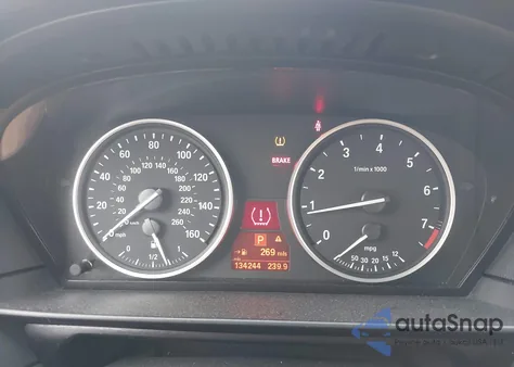 2008 BMW 528Xi из США, поврежденный, VIN WBANV13518CZ53943